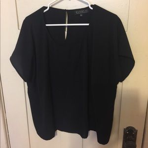 Super chic airy top! Work and play approved!